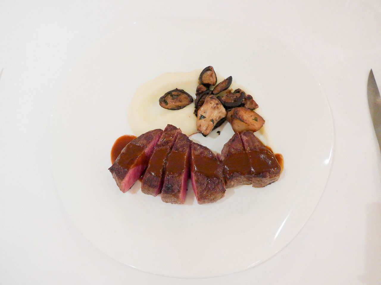 [食記][台北市] 歐華酒店 地中海牛排館 — 南法風格古典又優雅精緻的頂級牛排館