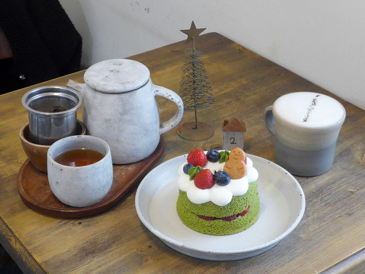 [食記][台中市] 小麥菓子 Komugi 黎明本店 — 黎明新村老宅內手做甜點店，主打無油戚風蛋糕。