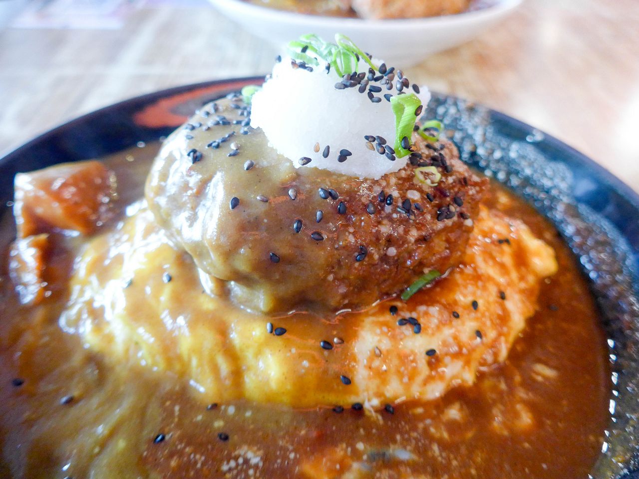 [食記][高雄市] 森本日式和風洋食堂 — 大立百貨附近日本籍老闆經營的和風洋食堂，主打日式蛋包飯。