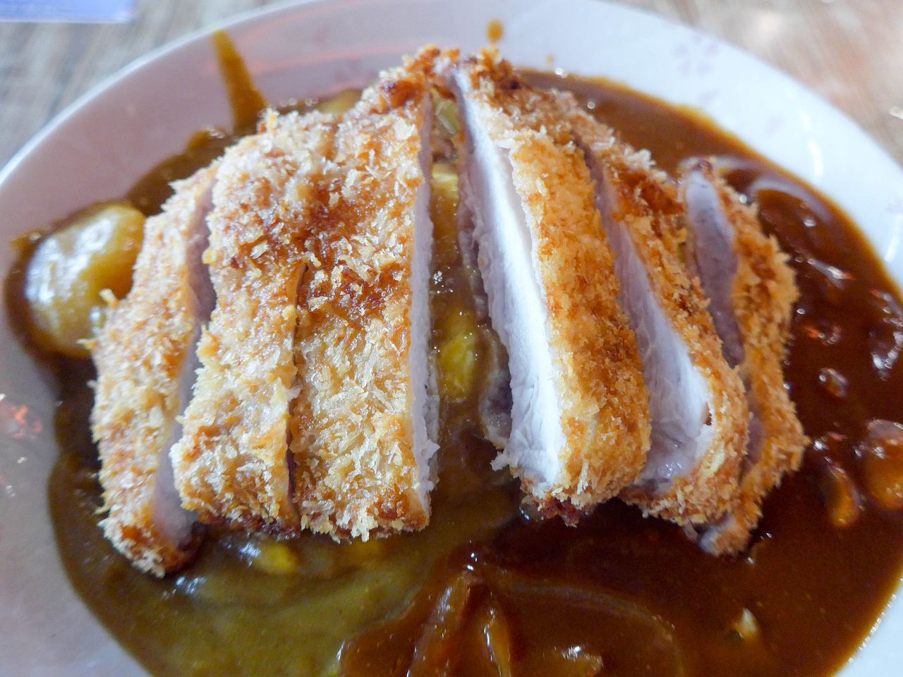 [食記][高雄市] 森本日式和風洋食堂 — 大立百貨附近日本籍老闆經營的和風洋食堂，主打日式蛋包飯。