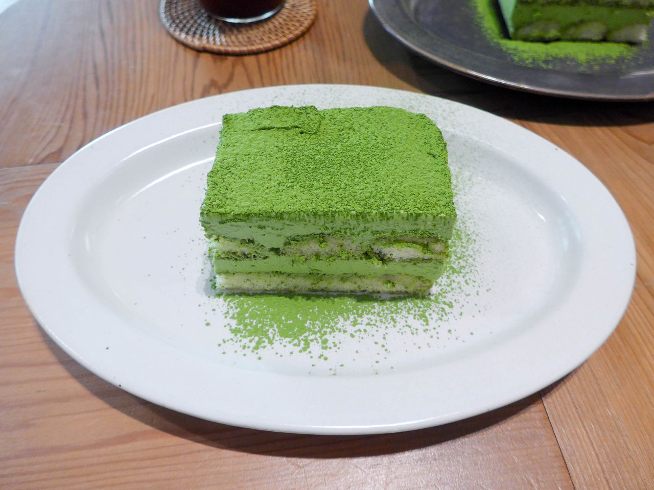 [食記][高雄市] Coffee Ring — 大立百貨及漢神本館附近日式侘寂風格咖啡廳，抹茶控必吃抹茶提拉米蘇。