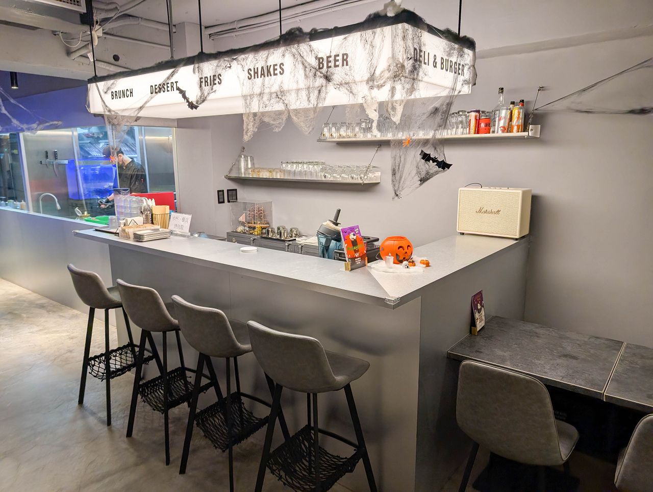 [食記][台北市] Islander Burger 嶼人漢堡 — 忠孝復興站附近美式漢堡推薦