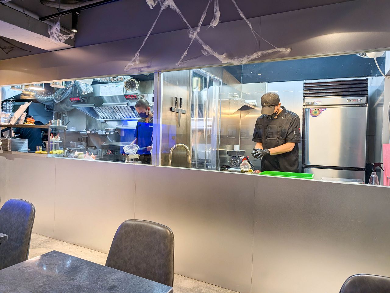 [食記][台北市] Islander Burger 嶼人漢堡 — 忠孝復興站附近美式漢堡推薦