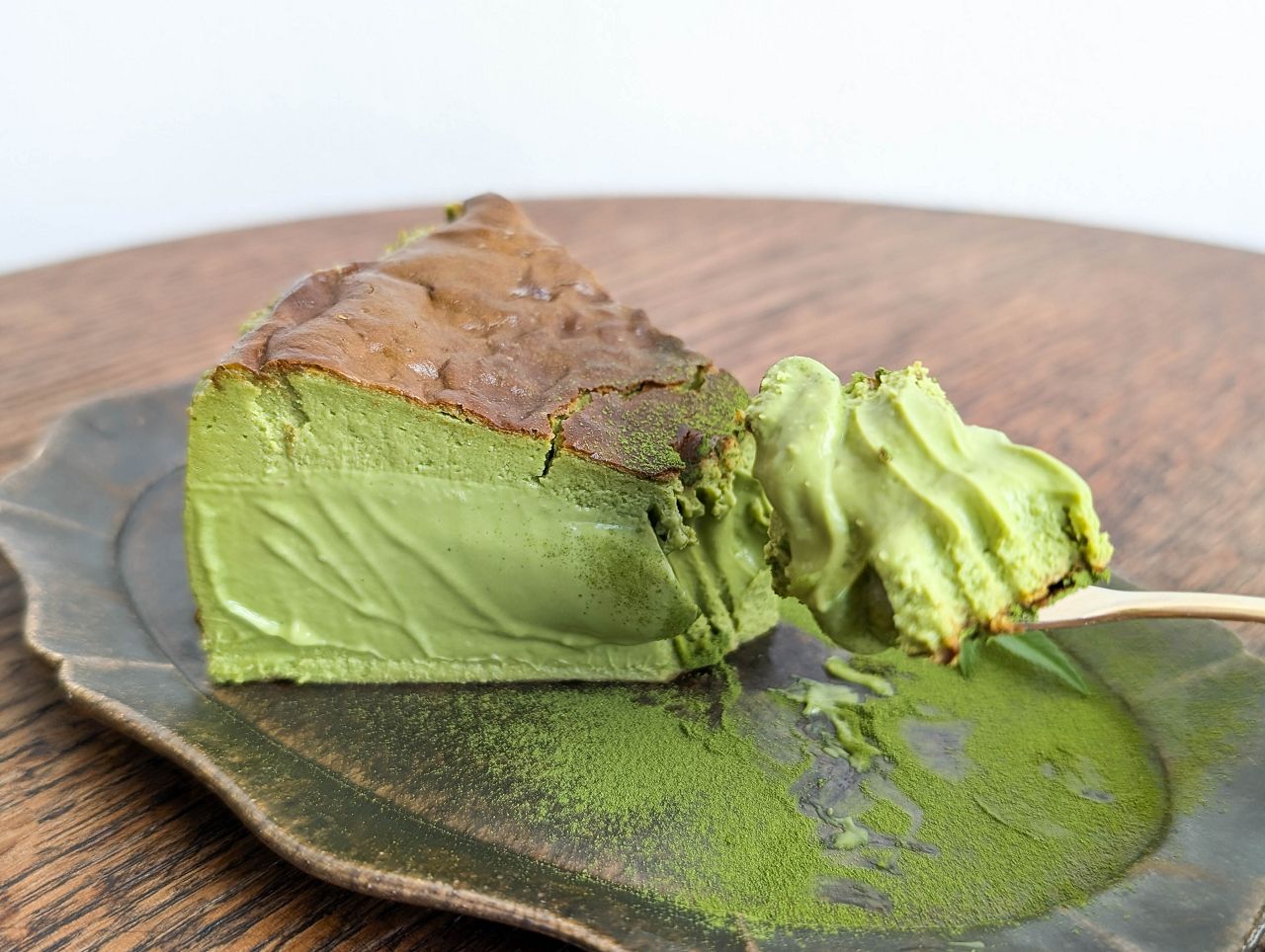 [食記][新竹市] 波藤甜點 — 新竹市區老宅內的甜點咖啡廳，很誘人的流心抹茶巴斯克。