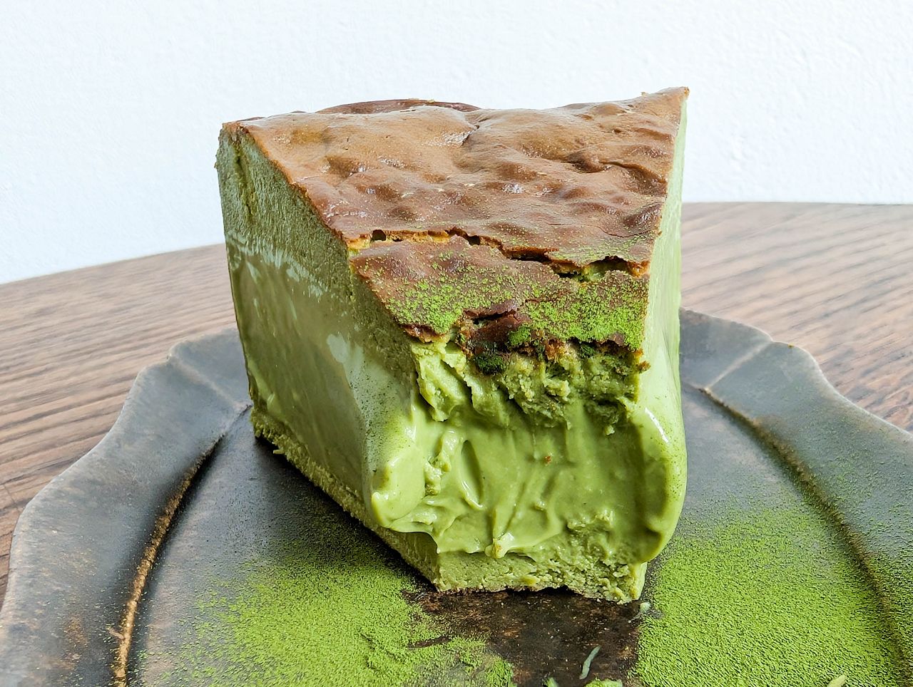 [食記][新竹市] 波藤甜點 — 新竹市區老宅內的甜點咖啡廳，很誘人的流心抹茶巴斯克。