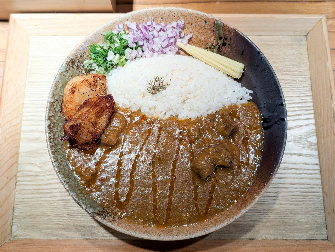 [食記][台北市] 隱家咖哩 — 隱家拉麵同品牌旗下咖哩專賣店，主打濃郁香料咖哩。