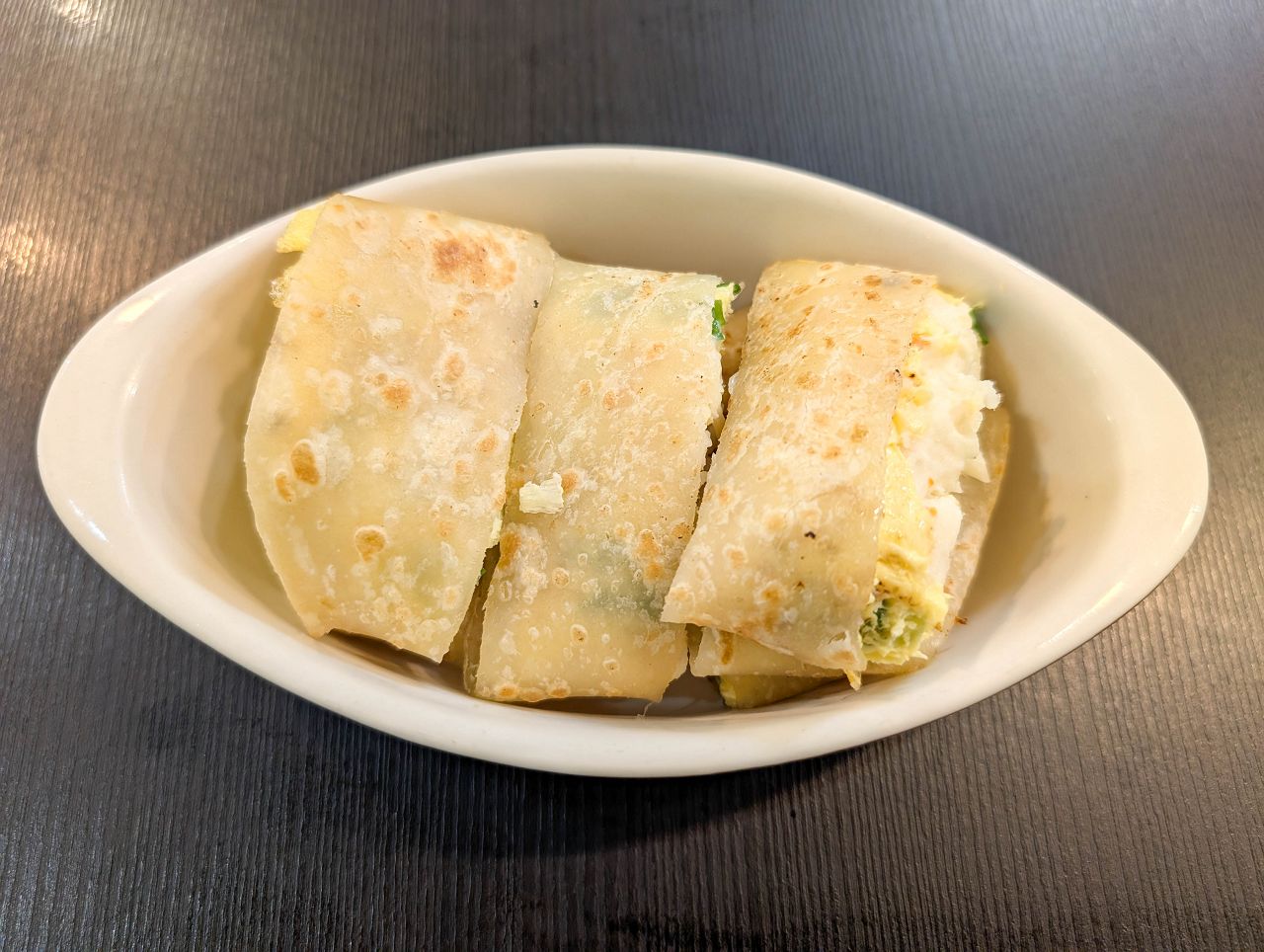 [食記][新北市][新莊區] 留戀吐司 新莊昌隆店 — 夾入整塊厚實又鮮嫩雞腿排的雞腿排蛋吐司