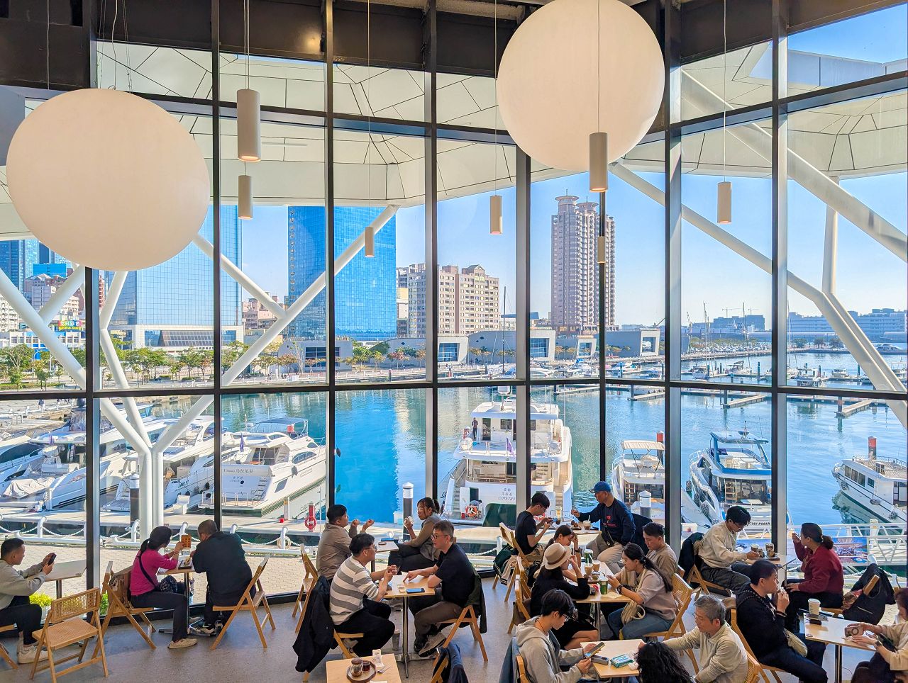 [食記][高雄市] FULA Coffee 高流門市 — 來自台南的巴斯克專門店進駐高雄光榮碼頭FOCUS13珊瑚廣場，享用流心巴斯克又能欣賞海港美景。