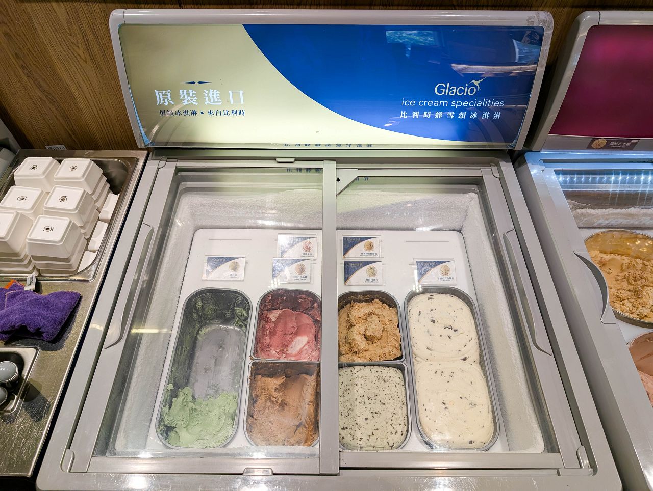 [食記][台北市] 糧倉1號頂級麻辣鴛鴦鍋 松江店 — 行天宮站附近火鍋吃到飽推薦，日本F1和牛、澳洲M9和牛、SRF美國極黑和牛吃到飽。