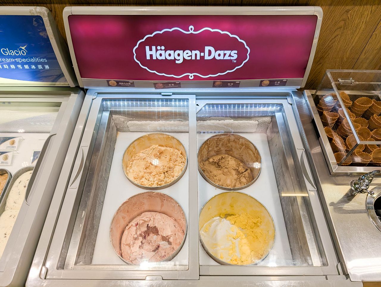 [食記][台北市] 糧倉1號頂級麻辣鴛鴦鍋 松江店 — 行天宮站附近火鍋吃到飽推薦，日本F1和牛、澳洲M9和牛、SRF美國極黑和牛吃到飽。