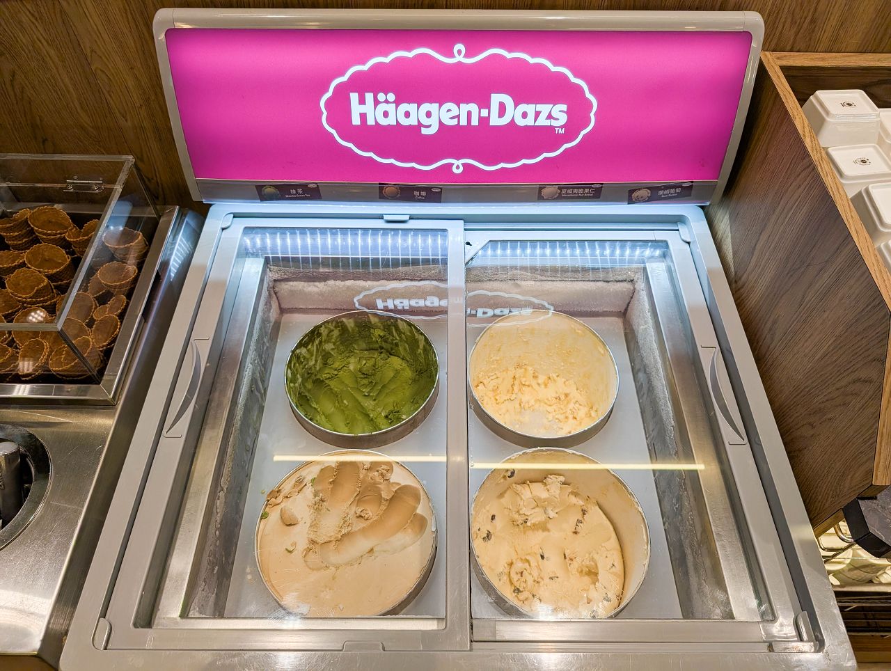 [食記][台北市] 糧倉1號頂級麻辣鴛鴦鍋 松江店 — 行天宮站附近火鍋吃到飽推薦，日本F1和牛、澳洲M9和牛、SRF美國極黑和牛吃到飽。