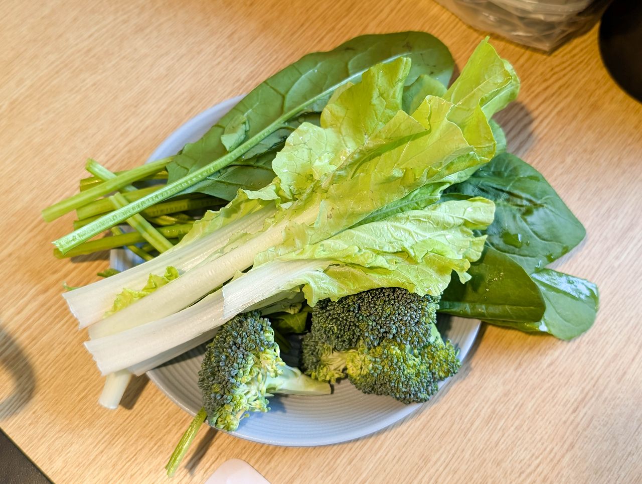 [食記][台北市] 糧倉1號頂級麻辣鴛鴦鍋 松江店 — 行天宮站附近火鍋吃到飽推薦，日本F1和牛、澳洲M9和牛、SRF美國極黑和牛吃到飽。