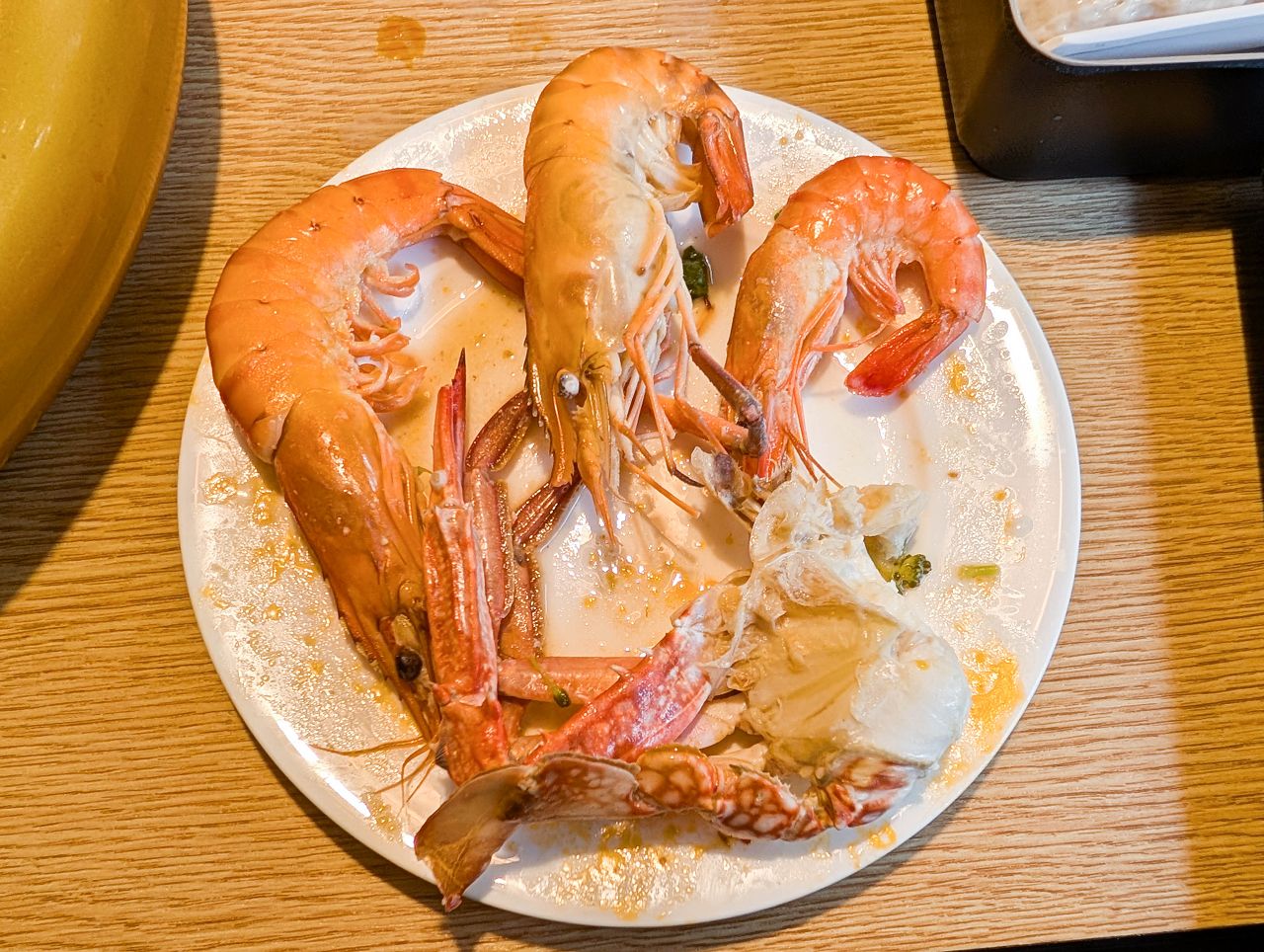 [食記][台北市] 糧倉1號頂級麻辣鴛鴦鍋 松江店 — 行天宮站附近火鍋吃到飽推薦，日本F1和牛、澳洲M9和牛、SRF美國極黑和牛吃到飽。