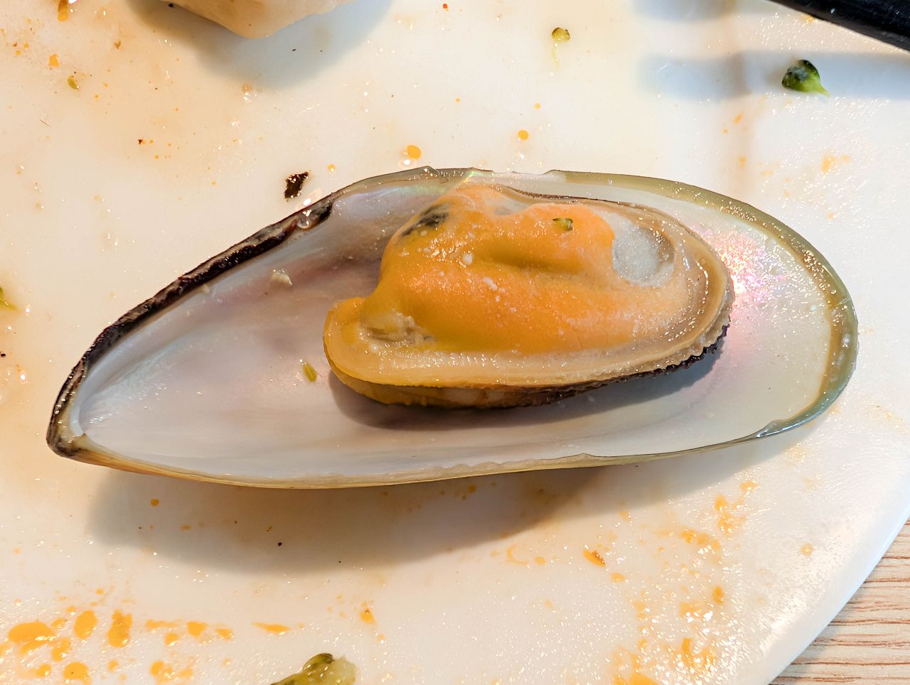 [食記][台北市] 糧倉1號頂級麻辣鴛鴦鍋 松江店 — 行天宮站附近火鍋吃到飽推薦，日本F1和牛、澳洲M9和牛、SRF美國極黑和牛吃到飽。