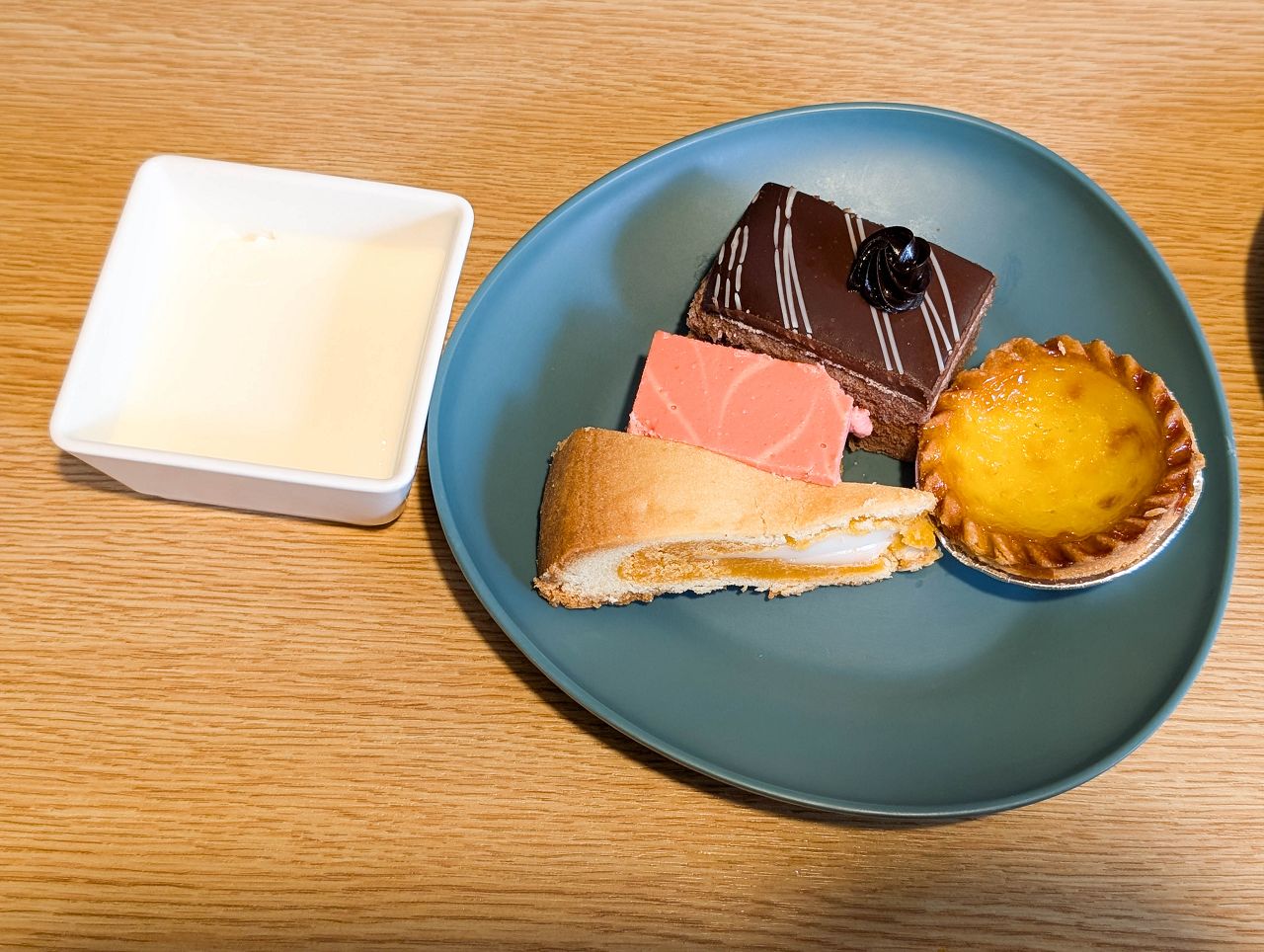 [食記][台北市] 糧倉1號頂級麻辣鴛鴦鍋 松江店 — 行天宮站附近火鍋吃到飽推薦，日本F1和牛、澳洲M9和牛、SRF美國極黑和牛吃到飽。