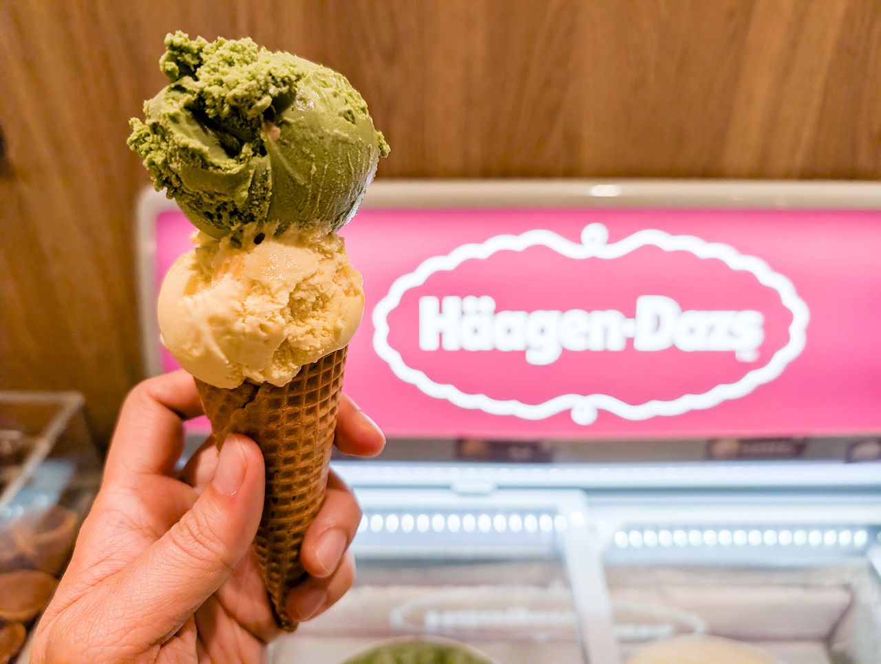 [食記][台北市] 糧倉1號頂級麻辣鴛鴦鍋 松江店 — 行天宮站附近火鍋吃到飽推薦，日本F1和牛、澳洲M9和牛、SRF美國極黑和牛吃到飽。