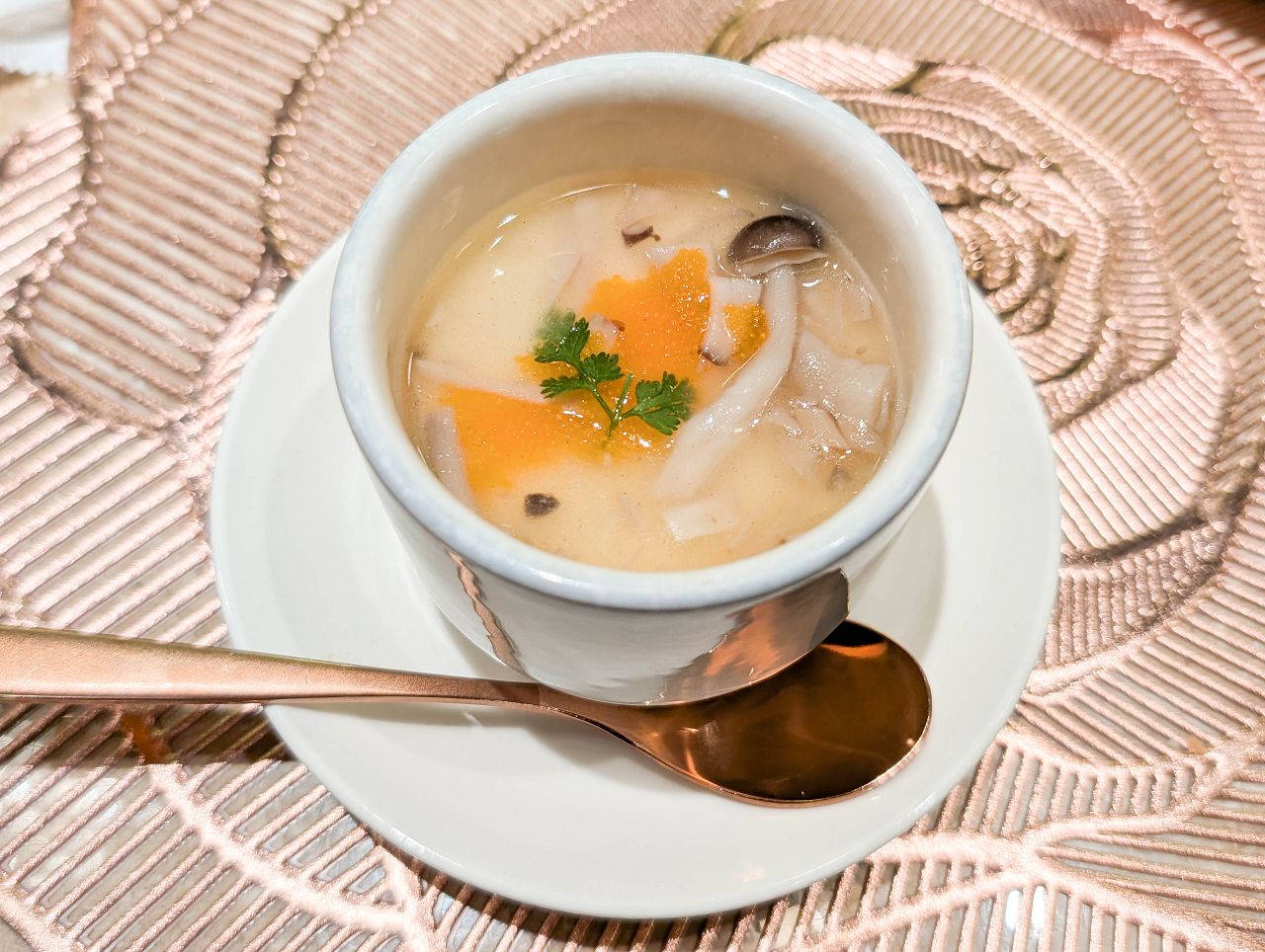 [食記][高雄市] 明水然 無菜單鐵板燒 高雄大立店 — 台北知名無菜單鐵板燒餐廳進駐高雄大立百貨開設分店！