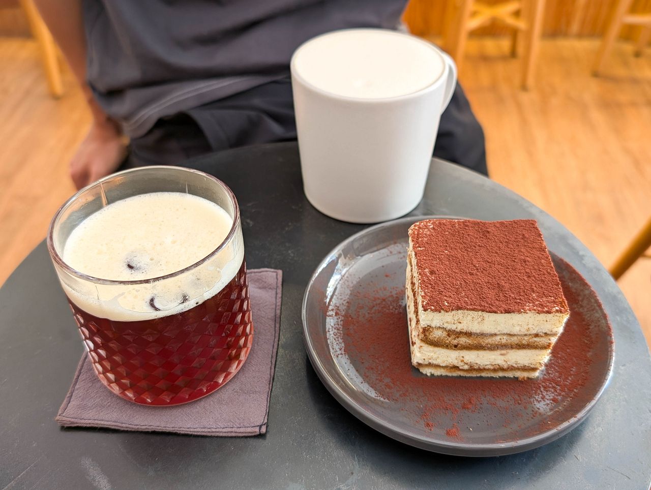 [食記][高雄市] 真心豆行 明華店 — 日系純白簡約文青風格咖啡館，主打自家烘焙咖啡。