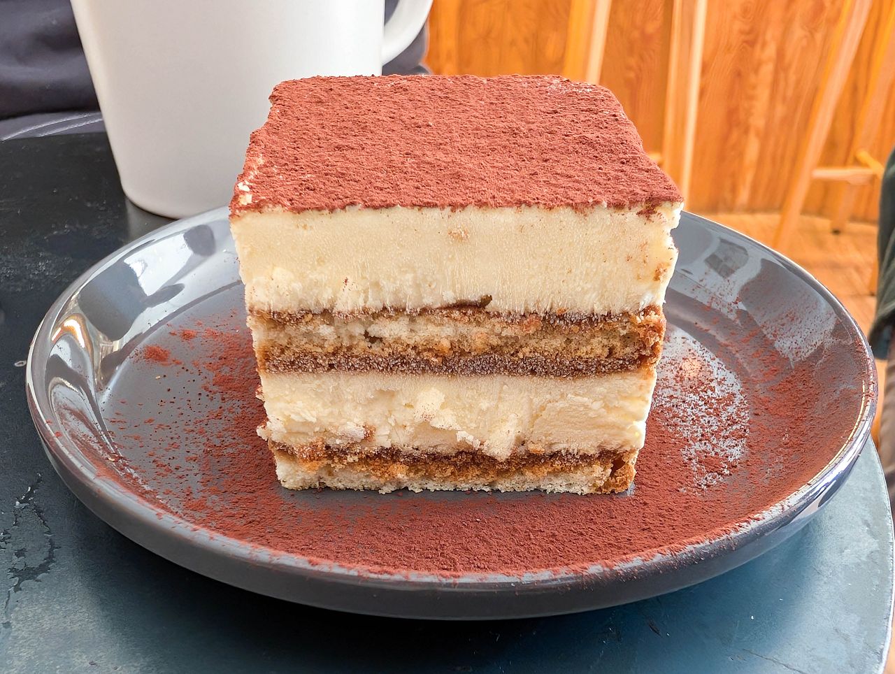 [食記][高雄市] 真心豆行 明華店 — 日系純白簡約文青風格咖啡館，主打自家烘焙咖啡。