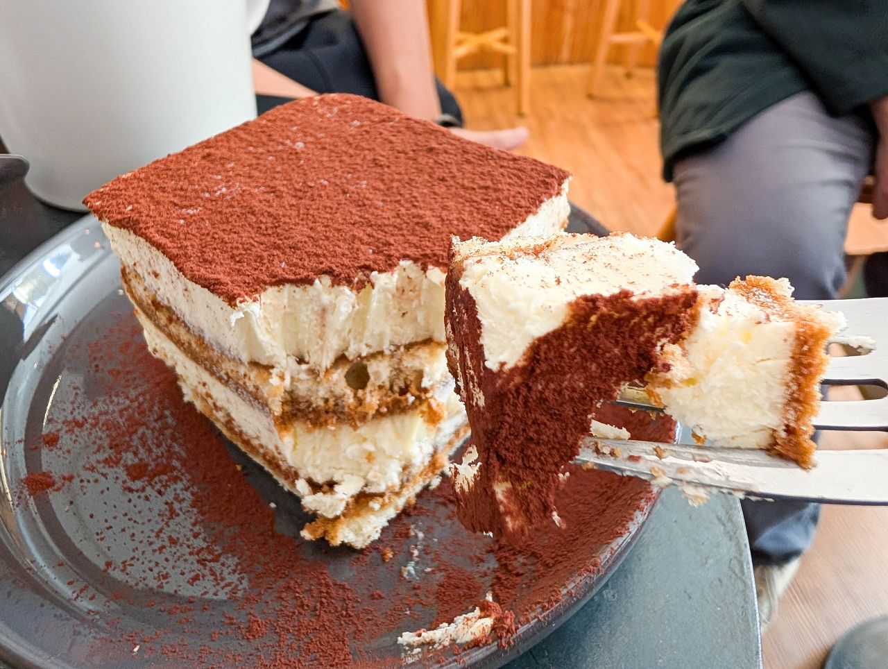 [食記][高雄市] 真心豆行 明華店 — 日系純白簡約文青風格咖啡館，主打自家烘焙咖啡。